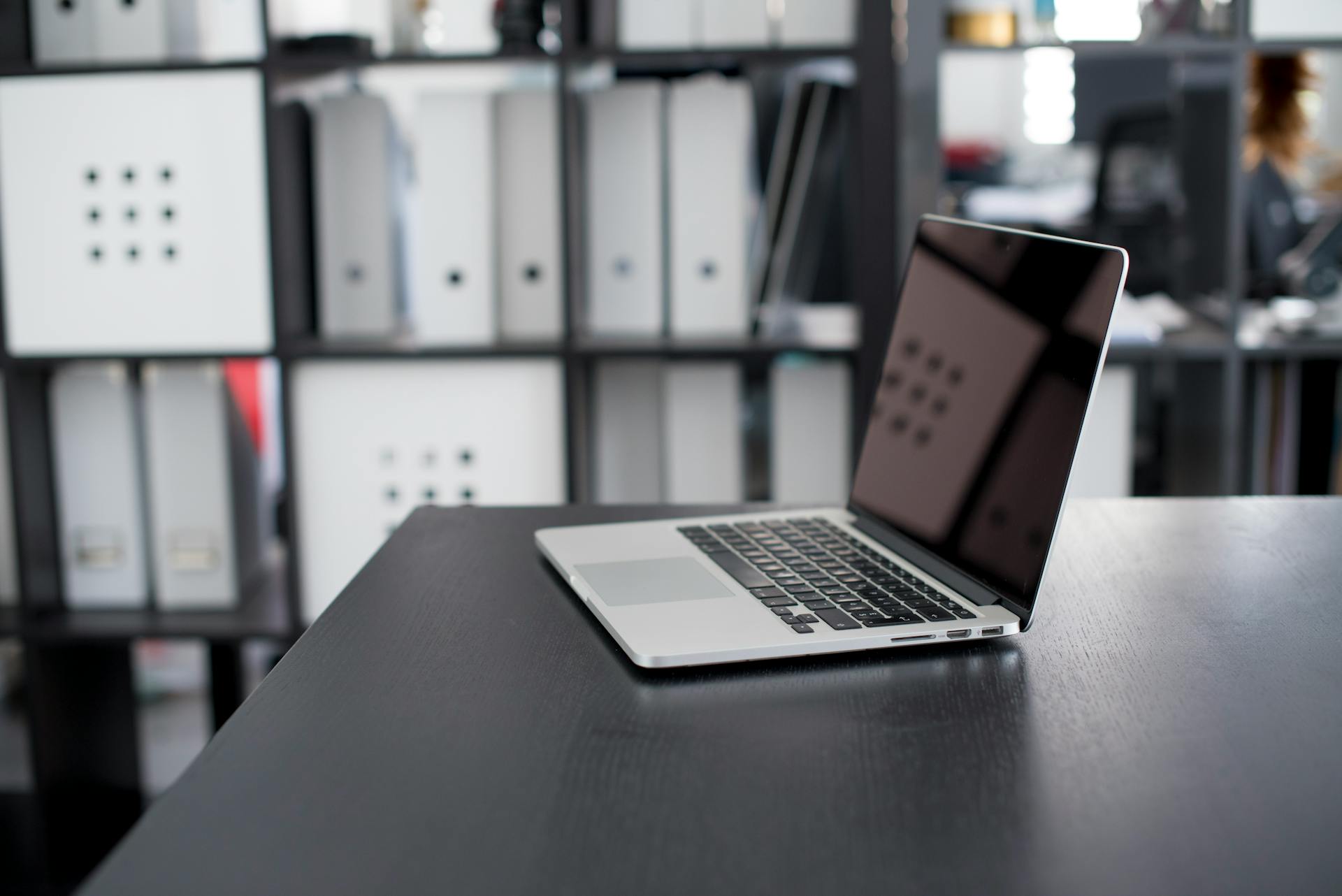 coaching individuel en e-learning, tutorat en ligne, accompagnement personnalisé, responsables formation, plan d’action individuel, positionnement initial, objectifs SMART, suivi LMS, reporting KPI, taux de complétion ≥80 %, assiduité e-learning, évaluation formative, feedback coach, sessions 45–60 min, micro-learning, blended learning, rendez-vous visio, messagerie asynchrone, NPS satisfaction, montée en compétences, Qualiopi, accessibilité, référent handicap, délais d’accès, attestation de compétences, ROI formation, Easy Learn Academy